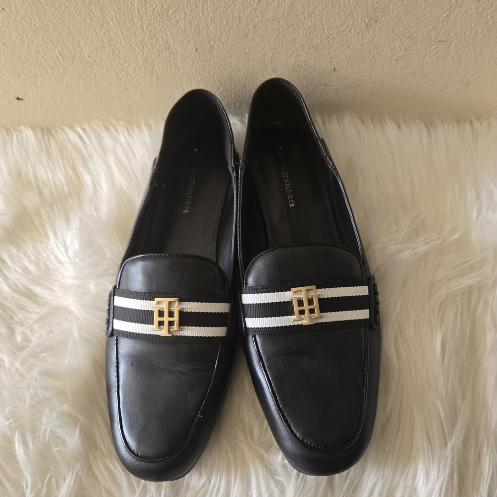 Tommy Hilfiger Black Loafers with Gold and White Stripes Size 8M